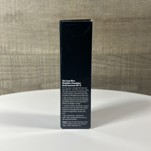 Bobbi Brown Skin Long-Wear Weightless Foundation - N-032 Sand - Picture 3 of 4